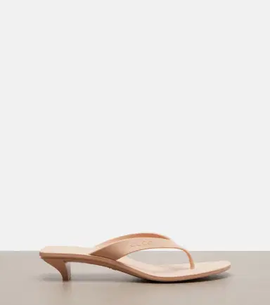Gucci Vittoria thong sandals | Thumbnail 4 Gucci Vittoria thong sandals | Thumbnail 4