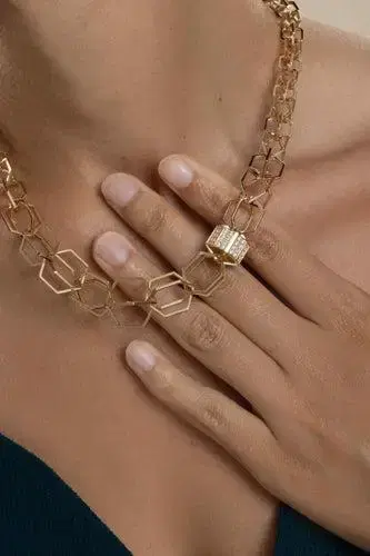 CADAR Diamond B Home Graduated Link Necklace | Thumbnail 3