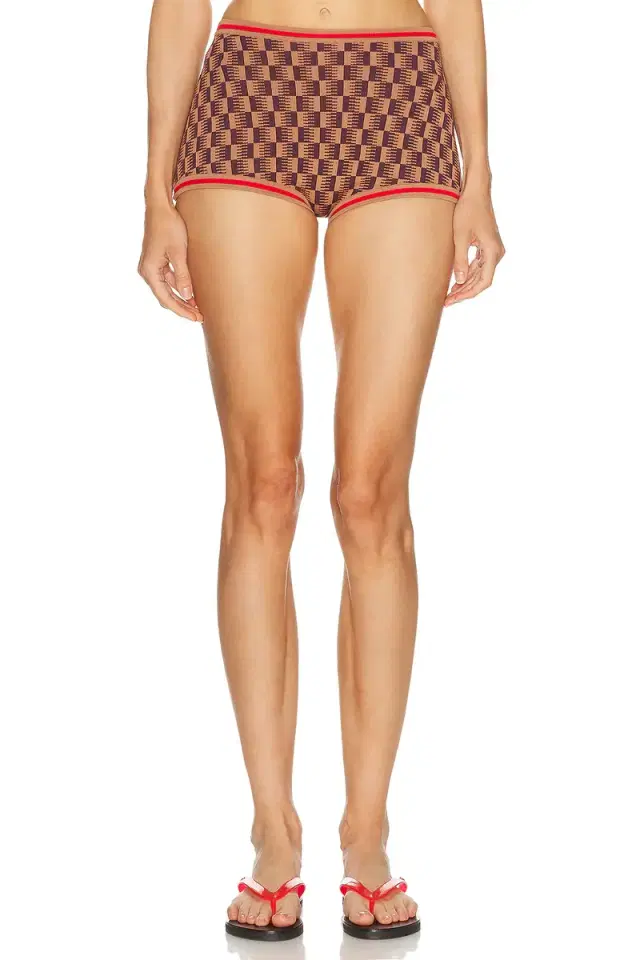 Isla Short