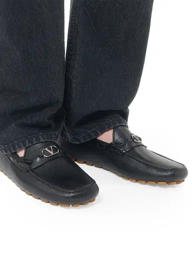 Valentino Garavani Men's Driver Fastaway Buffalo Loafers | Thumbnail 8