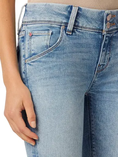 Hudson Jeans Women's Beth Low-Rise Boot-Cut Jeans | Thumbnail 7