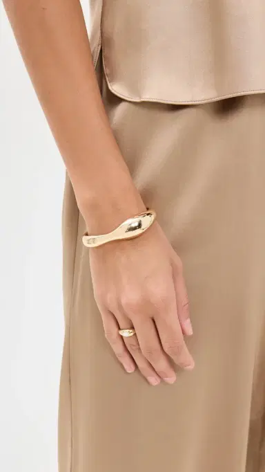 Ettika Liquid Love Cuff | Thumbnail 3