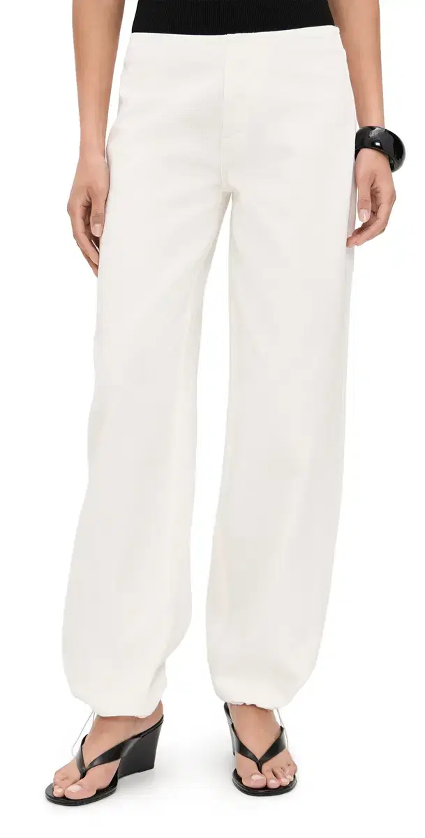 STILL HERE Sport Jeans in Milk Milk