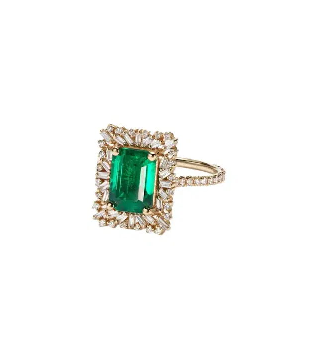 18kt gold ring with emerald and diamonds