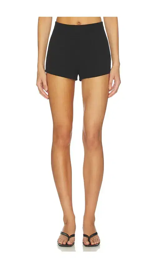 Ava Hot Short