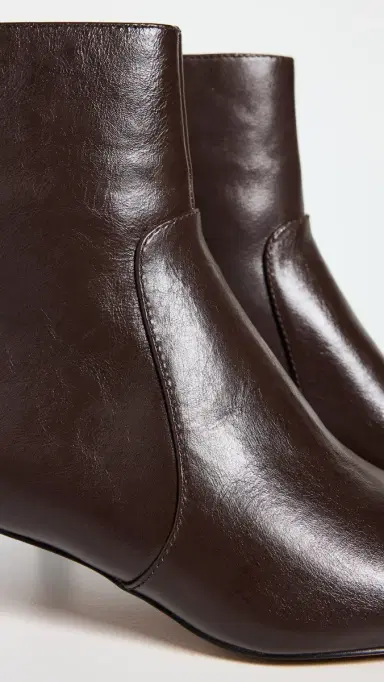 Madewell The Dimes Kitten Heel Boot In Crinkle Leather | Thumbnail 6 Madewell The Dimes Kitten Heel Boot In Crinkle Leather | Thumbnail 6