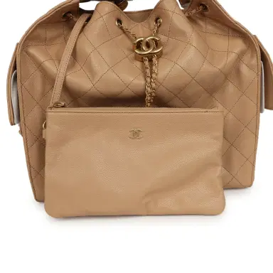 Chanel Chanel Medium 25 Hobo Bag Beige Caviar Antique Gold Hardware | Thumbnail 8 Chanel Chanel Medium 25 Hobo Bag Beige Caviar Antique Gold Hardware | Thumbnail 8