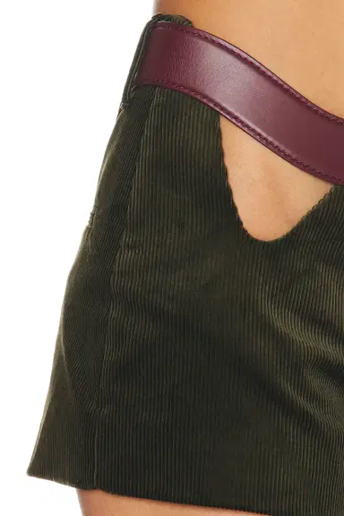 Jean Paul Gaultier Curved Short | Thumbnail 6