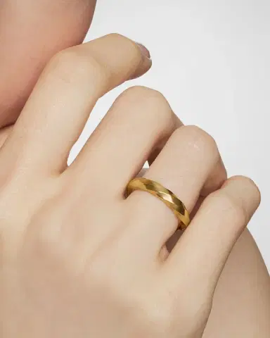 David Yurman Cable Edge Ring in 18K Gold, 4mm | Thumbnail 7