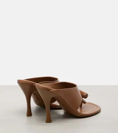Loewe Toggle 90 leather thong sandals | Thumbnail 4