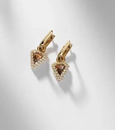 STONE AND STRAND Power 14kt gold huggie earrings with diamonds and garnet | Thumbnail 5