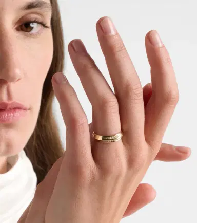 STONE AND STRAND Knife Edge 14kt gold ring with diamonds | Thumbnail 3 STONE AND STRAND Knife Edge 14kt gold ring with diamonds | Thumbnail 3