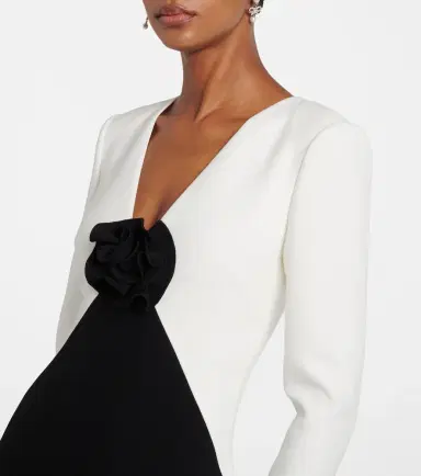 Roland Mouret Floral-appliqué crêpe gown | Thumbnail 2 Roland Mouret Floral-appliqué crêpe gown | Thumbnail 2