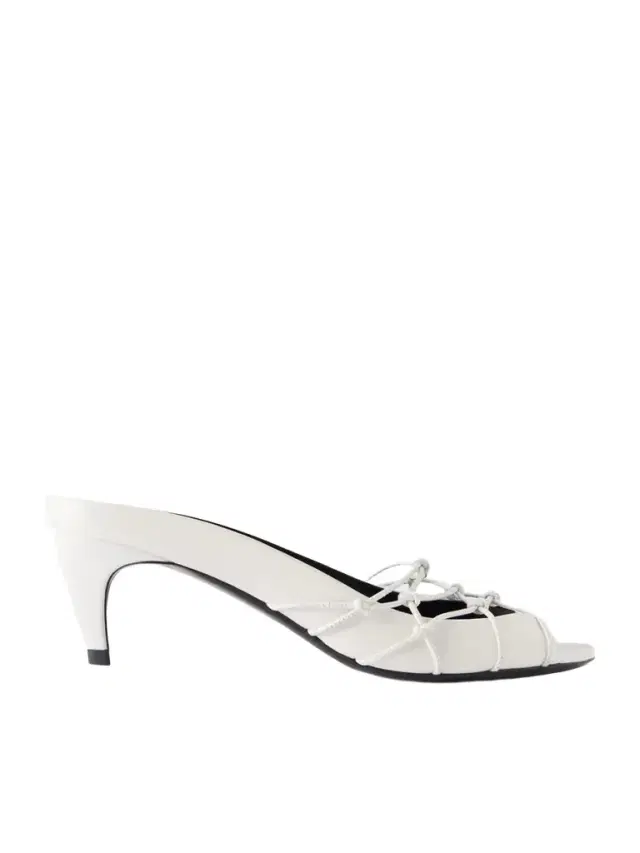 Knotty Leather Pumps