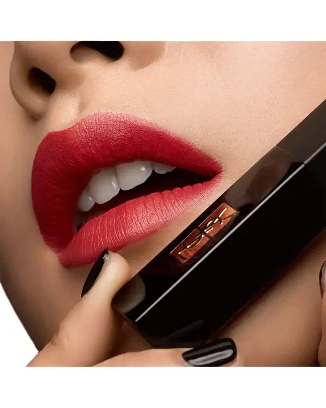 Yves Saint Laurent Beaute The Slim Velvet Radical