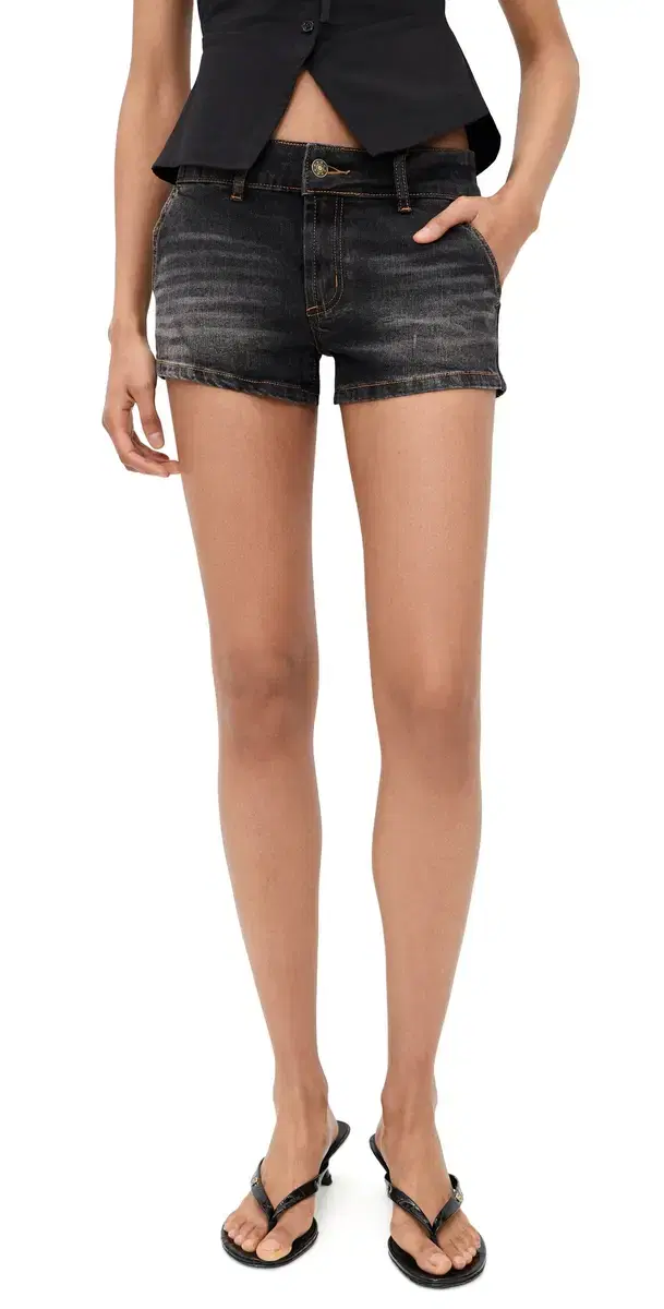 LIONESS Gisele Shorts Charcoal