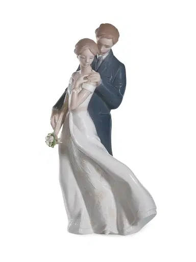 Lladro Everlasting Love Figurine | Thumbnail 1 Lladro Everlasting Love Figurine | Thumbnail 1