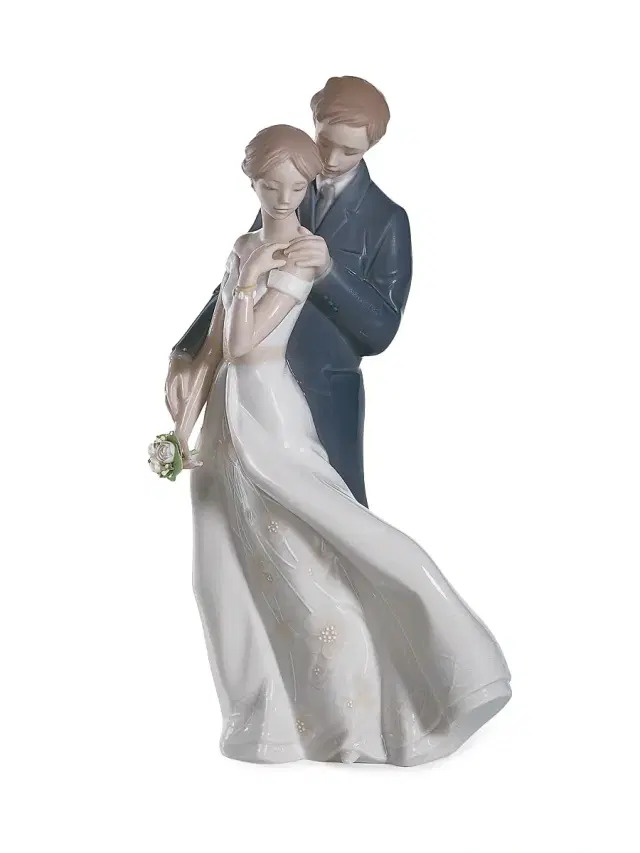 Lladro Everlasting Love Figurine