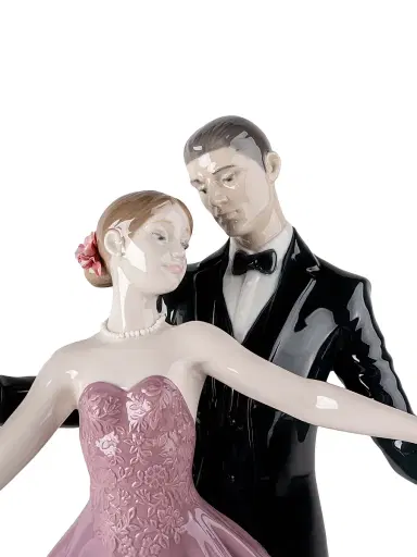 Lladro Anniversary Waltz Figurine | Thumbnail 4