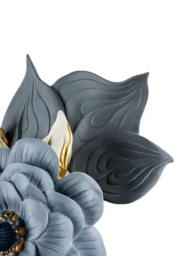 Lladro Vase With Flowers Porcelain Figurine - Blue | Thumbnail 6