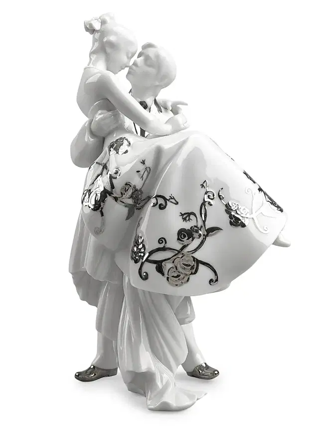 Lladro Re-Deco The Happiest Day Couple Porcelain Figurine