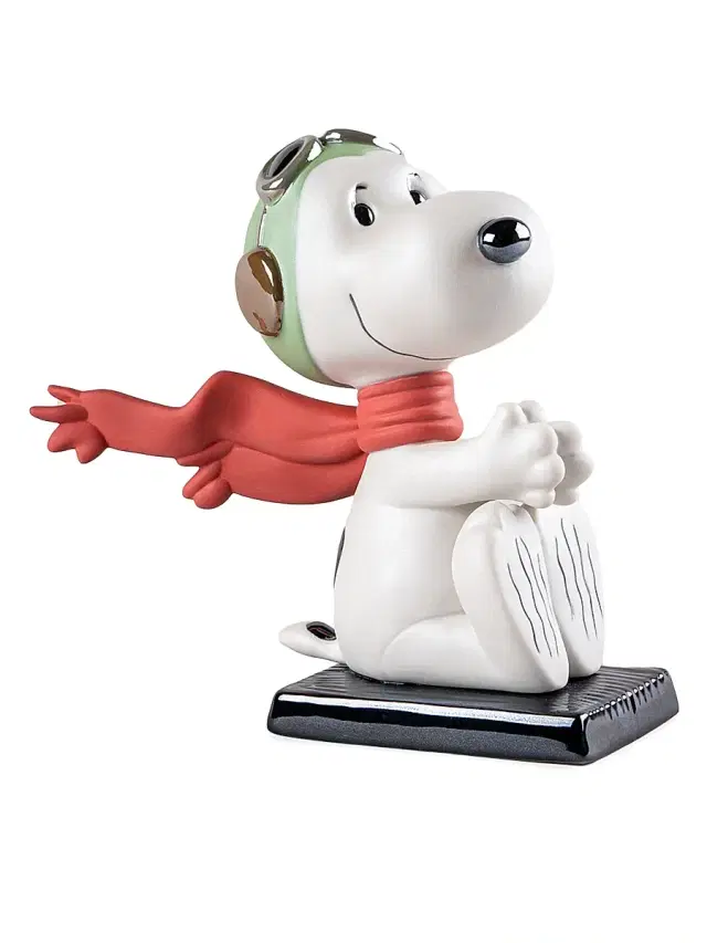 Lladro Peanuts Snoopy Flying Ace Figurine