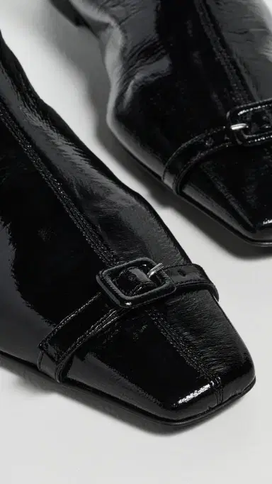 Courrèges Flat Buckle Vinyl Boots | Thumbnail 6 Courrèges Flat Buckle Vinyl Boots | Thumbnail 6