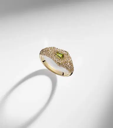 STONE AND STRAND Shield 14kt gold ring with diamonds and tourmaline | Thumbnail 5