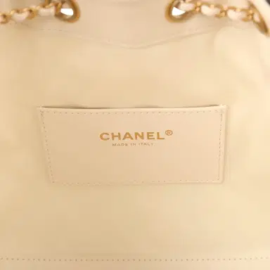 Chanel Chanel Small 25 Hobo Bag White Raffia and Black Calfskin Antique Gold Hardware | Thumbnail 9 Chanel Chanel Small 25 Hobo Bag White Raffia and Black Calfskin Antique Gold Hardware | Thumbnail 9