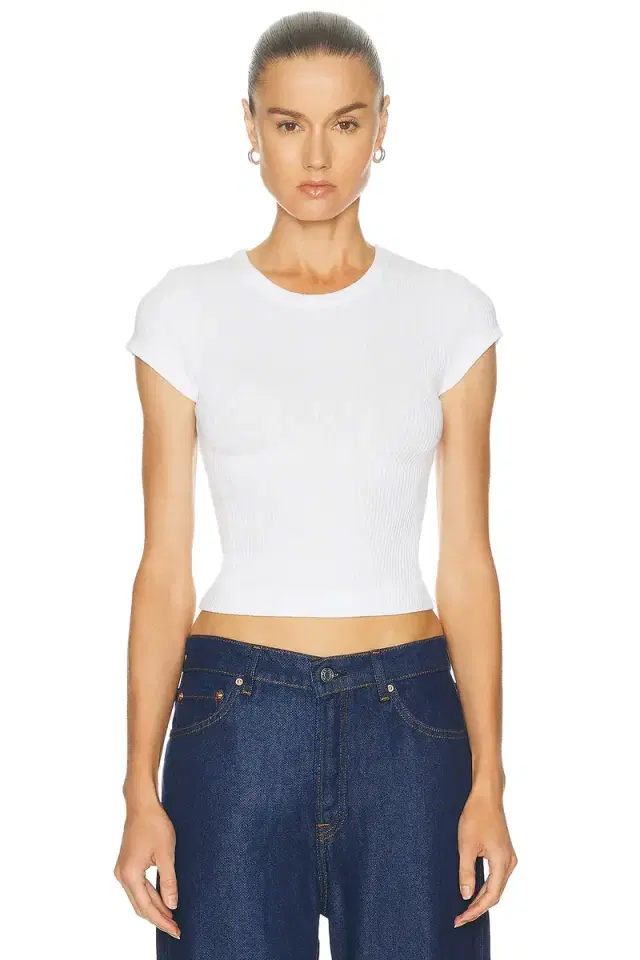 Nello Tee