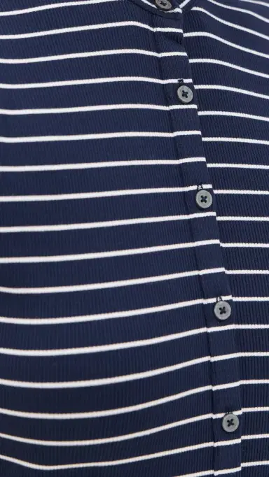 GOOD AMERICAN The Rib Splay Top Simple Stripe Horizon Ink S | Thumbnail 6 GOOD AMERICAN The Rib Splay Top Simple Stripe Horizon Ink S | Thumbnail 6