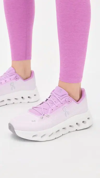 ON Cloudtilt Sneakers Bloom/Sakura 9 | Thumbnail 3
