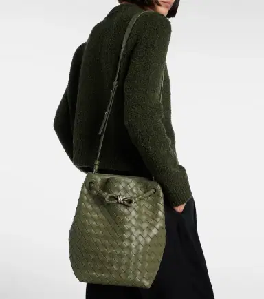 Bottega Veneta Andiamo Intrecciato Small leather bucket bag | Thumbnail 5 Bottega Veneta Andiamo Intrecciato Small leather bucket bag | Thumbnail 5