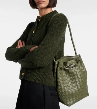Bottega Veneta Andiamo Intrecciato Small leather bucket bag | Thumbnail 8 Bottega Veneta Andiamo Intrecciato Small leather bucket bag | Thumbnail 8
