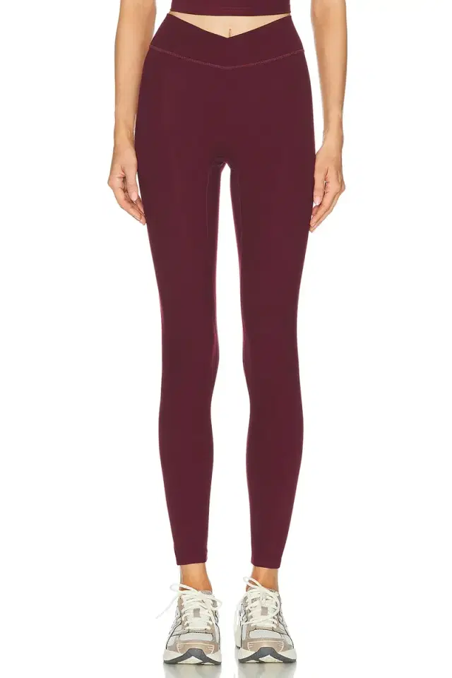 437 The V Legging