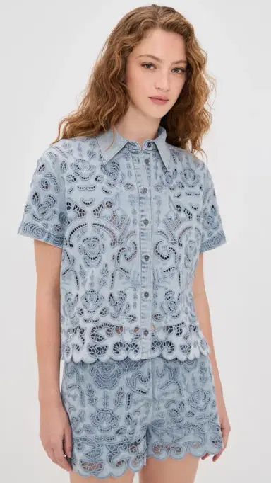 ALICE + OLIVIA Lane Denim Button Down Shirt ierra Light Blue | Thumbnail 2 ALICE + OLIVIA Lane Denim Button Down Shirt ierra Light Blue | Thumbnail 2