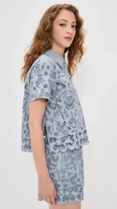 ALICE + OLIVIA Lane Denim Button Down Shirt ierra Light Blue | Thumbnail 4 ALICE + OLIVIA Lane Denim Button Down Shirt ierra Light Blue | Thumbnail 4