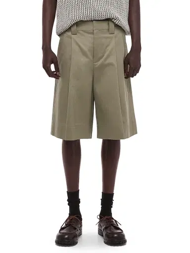 Helmut Lang Men's Pleated Relaxed-Fit Chino Shorts - Vetiver | Thumbnail 3 Helmut Lang Men's Pleated Relaxed-Fit Chino Shorts - Vetiver | Thumbnail 3