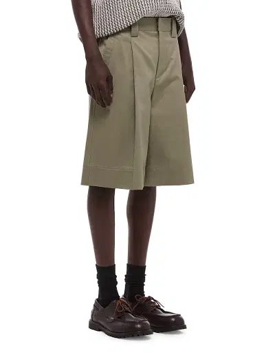 Helmut Lang Men's Pleated Relaxed-Fit Chino Shorts - Vetiver | Thumbnail 4 Helmut Lang Men's Pleated Relaxed-Fit Chino Shorts - Vetiver | Thumbnail 4