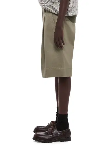 Helmut Lang Men's Pleated Relaxed-Fit Chino Shorts - Vetiver | Thumbnail 5 Helmut Lang Men's Pleated Relaxed-Fit Chino Shorts - Vetiver | Thumbnail 5