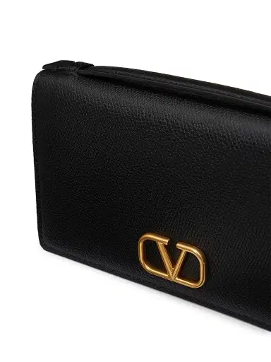 Valentino Garavani Women's VLogo Signature Grainy Calfskin Wallet with Chain - Black | Thumbnail 7 Valentino Garavani Women's VLogo Signature Grainy Calfskin Wallet with Chain - Black | Thumbnail 7