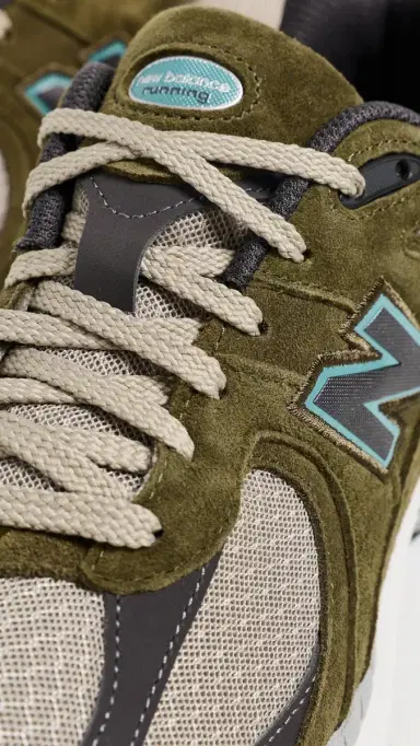 New Balance 2002R Sneakers Brown/Brown 9 | Thumbnail 5