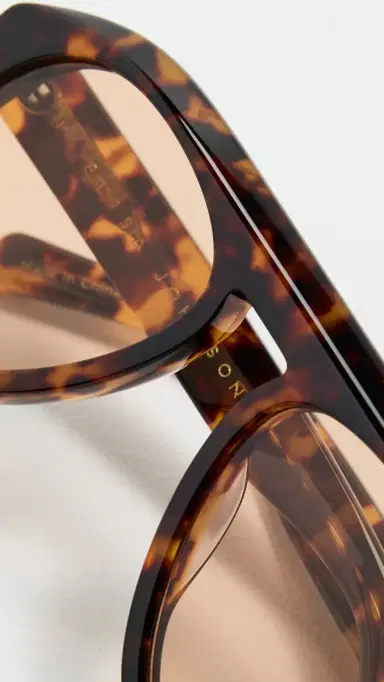 Elisa Johnson Val Sunglasses Brown Tortoise One Size | Thumbnail 5