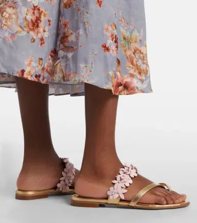 Manolo Blahnik Fiosa appliqué leather thong sandals | Thumbnail 5