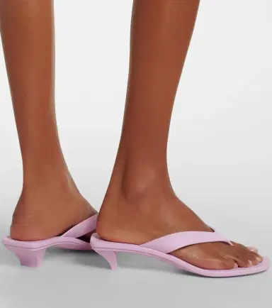 Gucci Vittoria logo thong sandals | Thumbnail 6