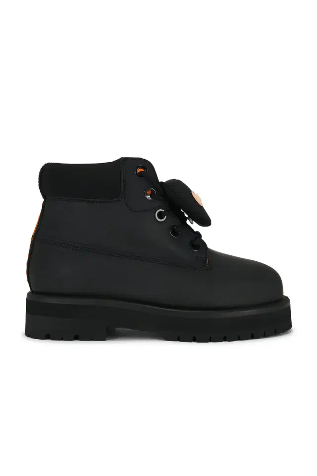 PDF by Domenico Fomichetti PDF by Domenico Formichetti Strada Boot