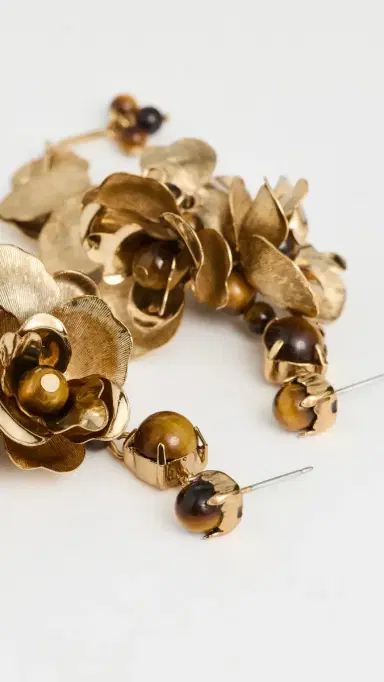 SHASHI Gardenia Earrings Gold One Size | Thumbnail 4