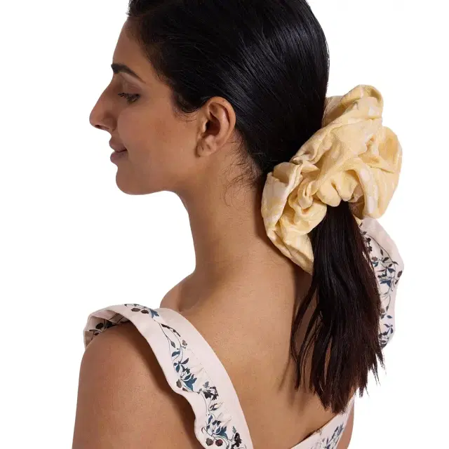La Double J Giga Scrunchie
