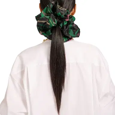 La DoubleJ Giga Scrunchie | Thumbnail 1 La DoubleJ Giga Scrunchie | Thumbnail 1