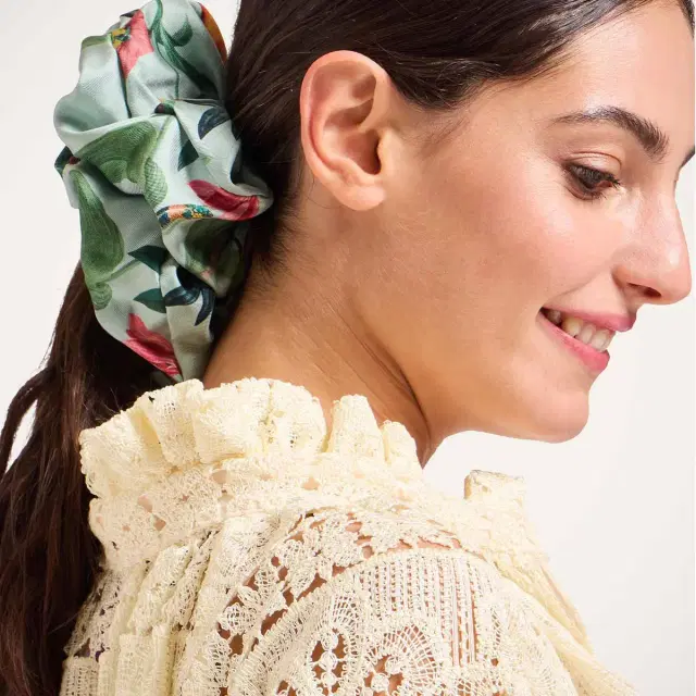 La Double J Giga Scrunchie